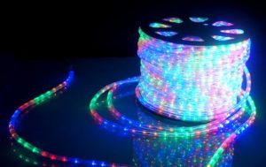 Paraan ng pag-iilaw ng rink ng yelo sa bakuran - Mga LED strip