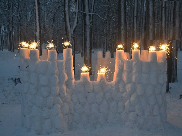 Направи си сам снежен замък