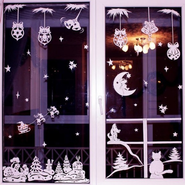 Que lindo decorar as janelas com vytynanki para o Ano Novo