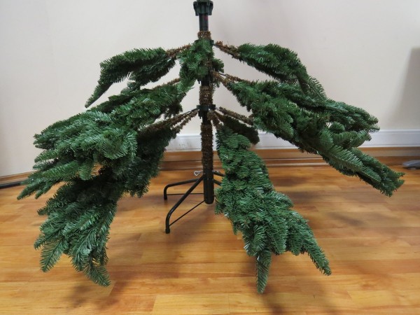 How to assemble an artificial Christmas tree