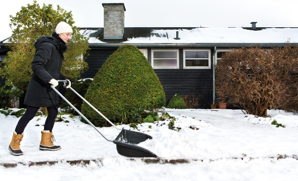 Comment enlever la neige avec un grattoir