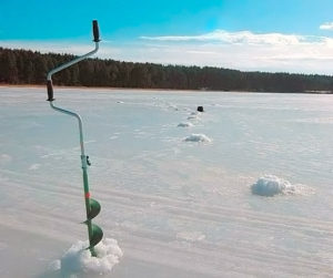 Trous de pêche sur glace