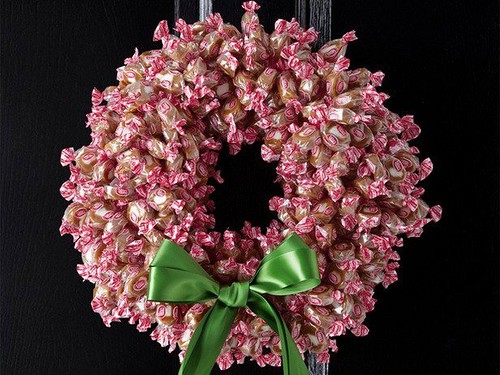 Karangan bunga gula-gula Tahun Baru untuk pintu